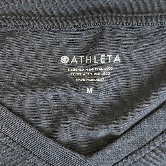 NWOT Athleta Black Bubble Hem Top (Size M) - Picture 5 of 5